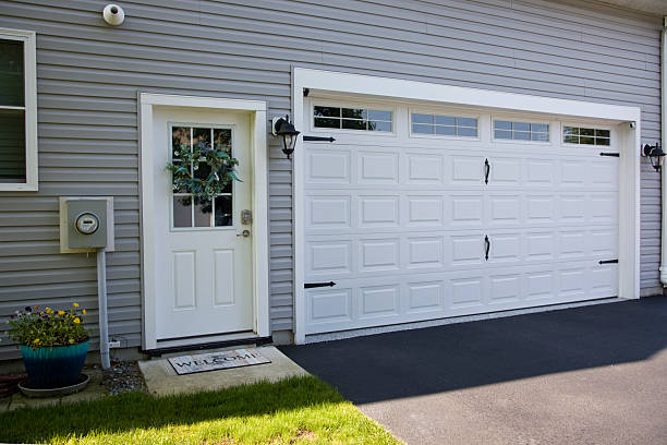24/7 Emergency Garage Door Panel Replacement experts in Belen, NM